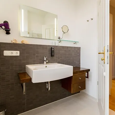 Autorenhaus App 07 Heinrich Bo Heringsdorf